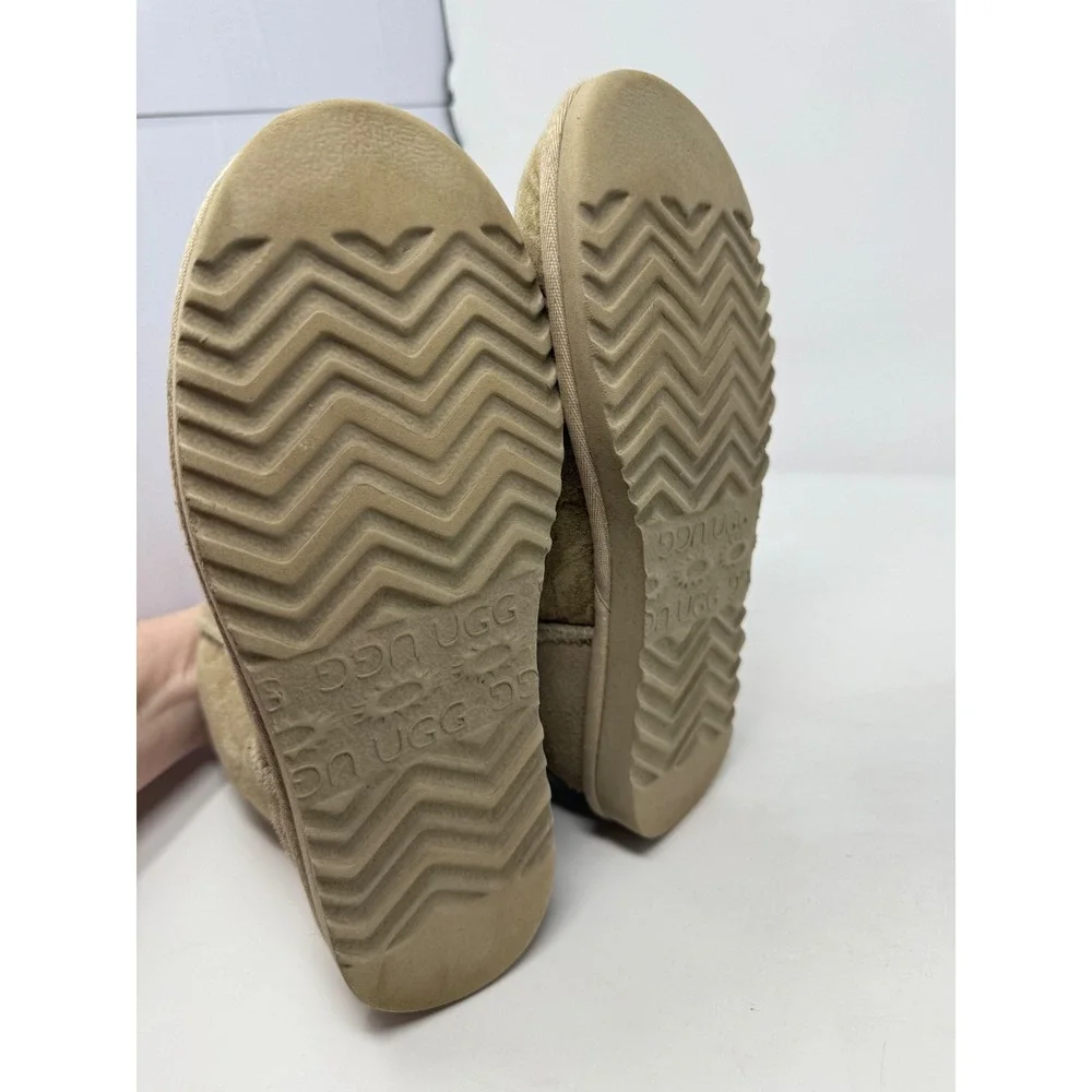 UGG Australia Classic Short 5831 Sand Tan Suede Sheepskin Boots Womens 6